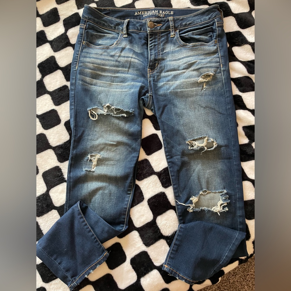 Distressed American eagle jeans size 10 regular